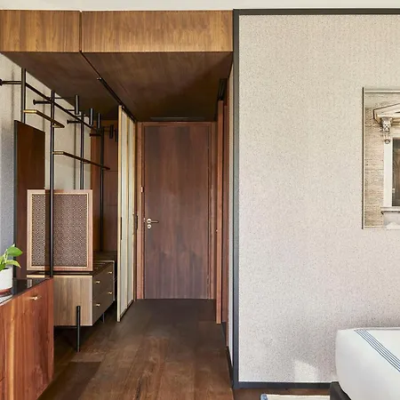 Thompson Madrid, By Hyatt Hotel Exterior photo